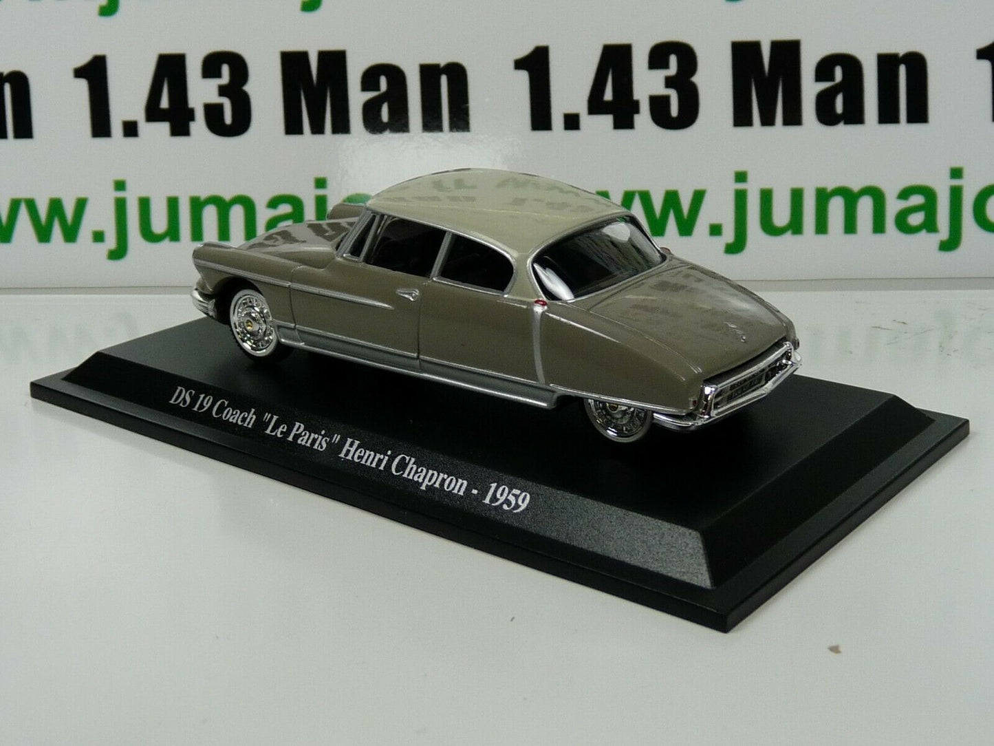 DS10 voiture 1/43 atlas DS NOREV :  DS 19 Coach Le Paris Chapron 1959