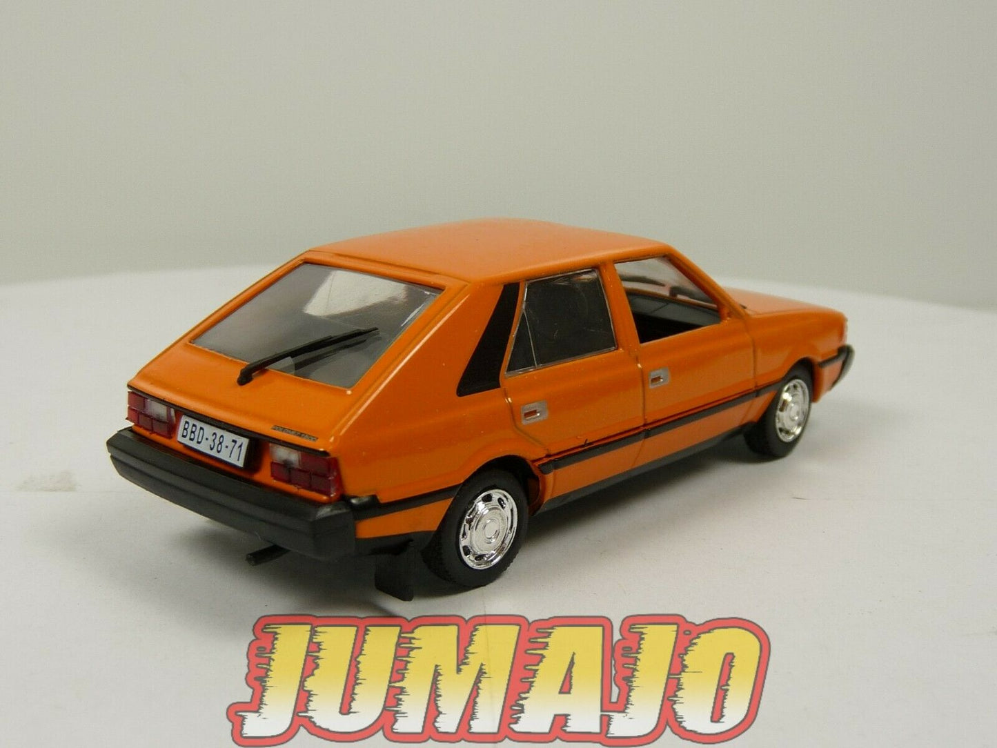 RUS47 Voiture 1/43 IXO déagostini RUSSE URSS : FSO Polonez