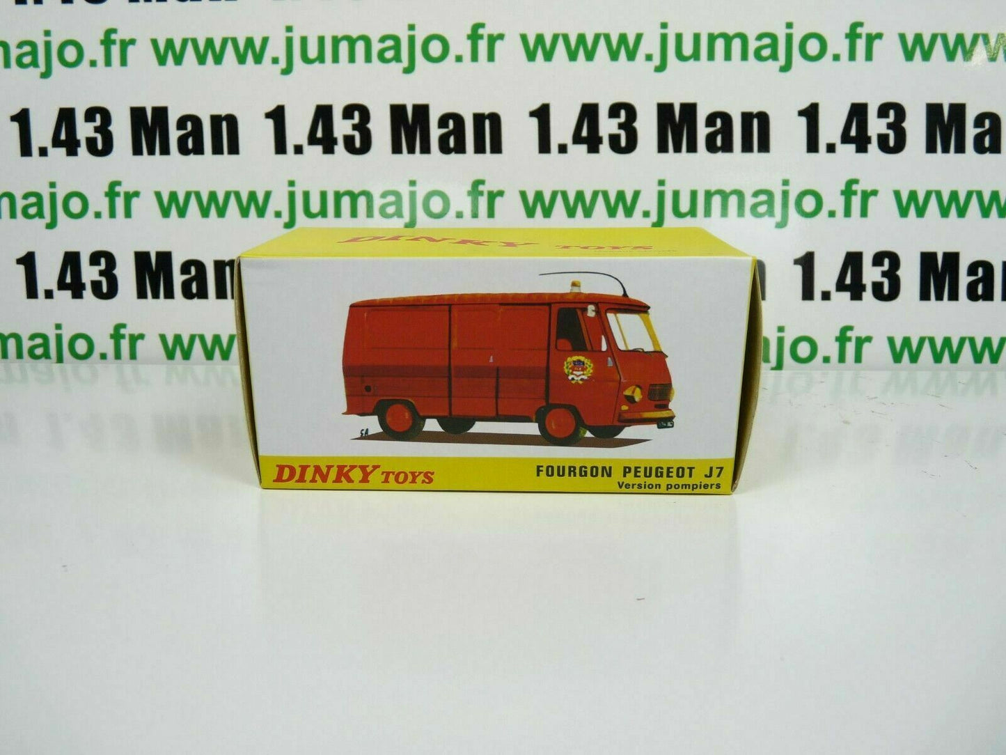 DT52  Voiture réédition DINKY TOYS atlas : 570P Fourgon Peugeot J7 Pompiers