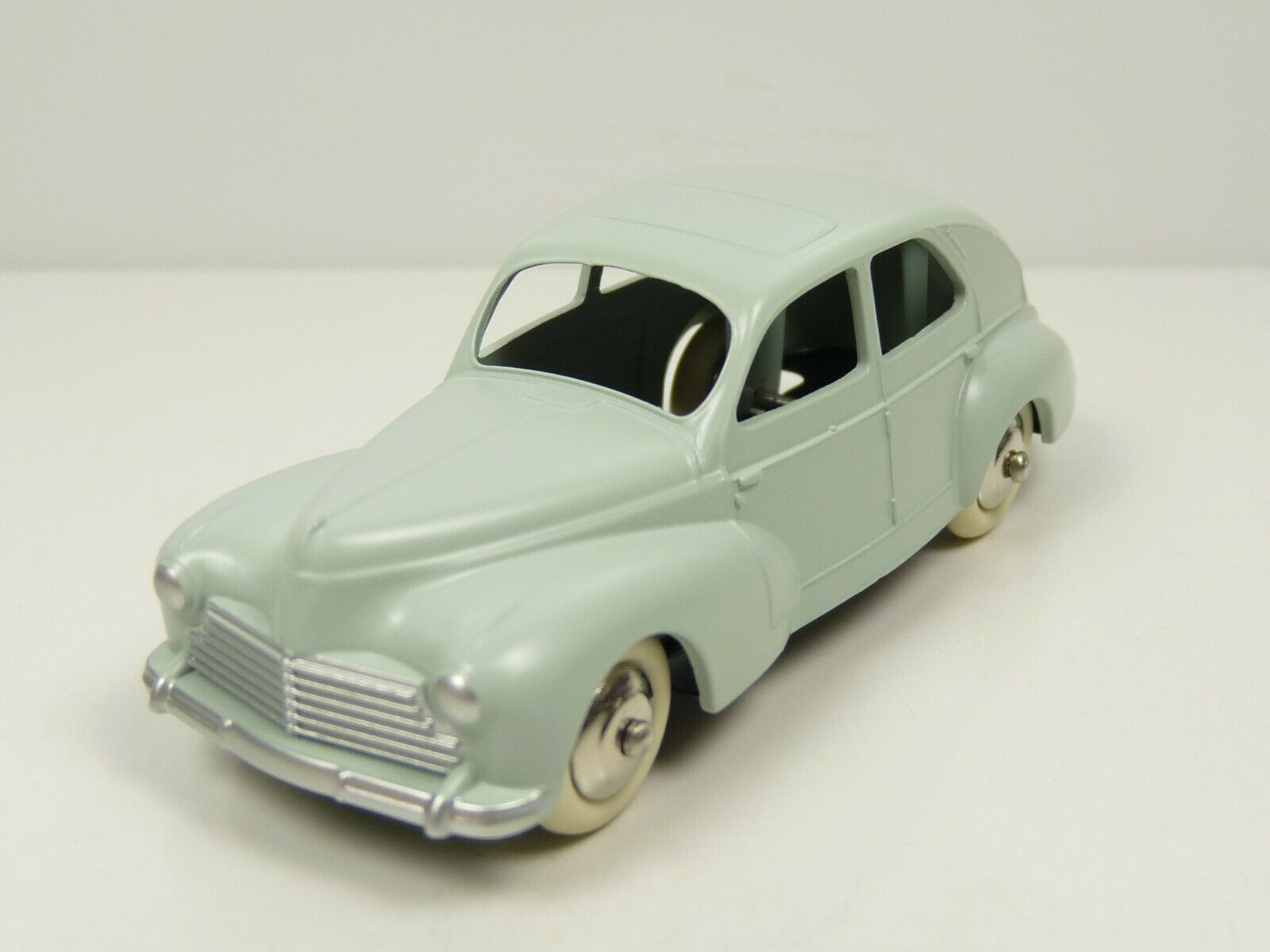 Maquette voiture : Peugeot 203 - Heller - Rue des Maquettes Maquette voiture : Peugeot 203 - Heller - Rue des Maquettes