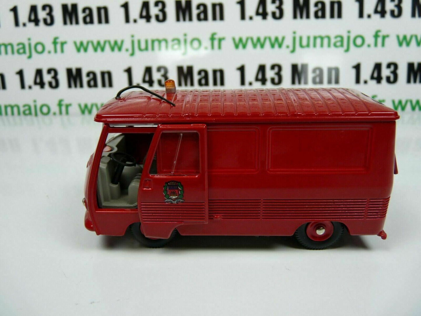DT52  Voiture réédition DINKY TOYS atlas : 570P Fourgon Peugeot J7 Pompiers