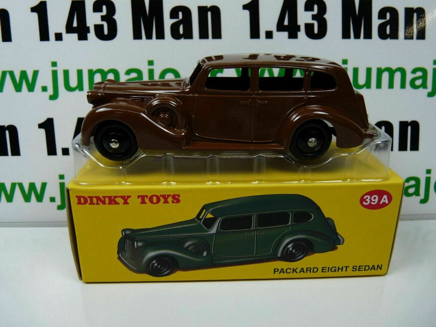 DT220 Voiture 1/43 réédition DINKY TOYS DeAgostini : Packard eight Sedan Marron