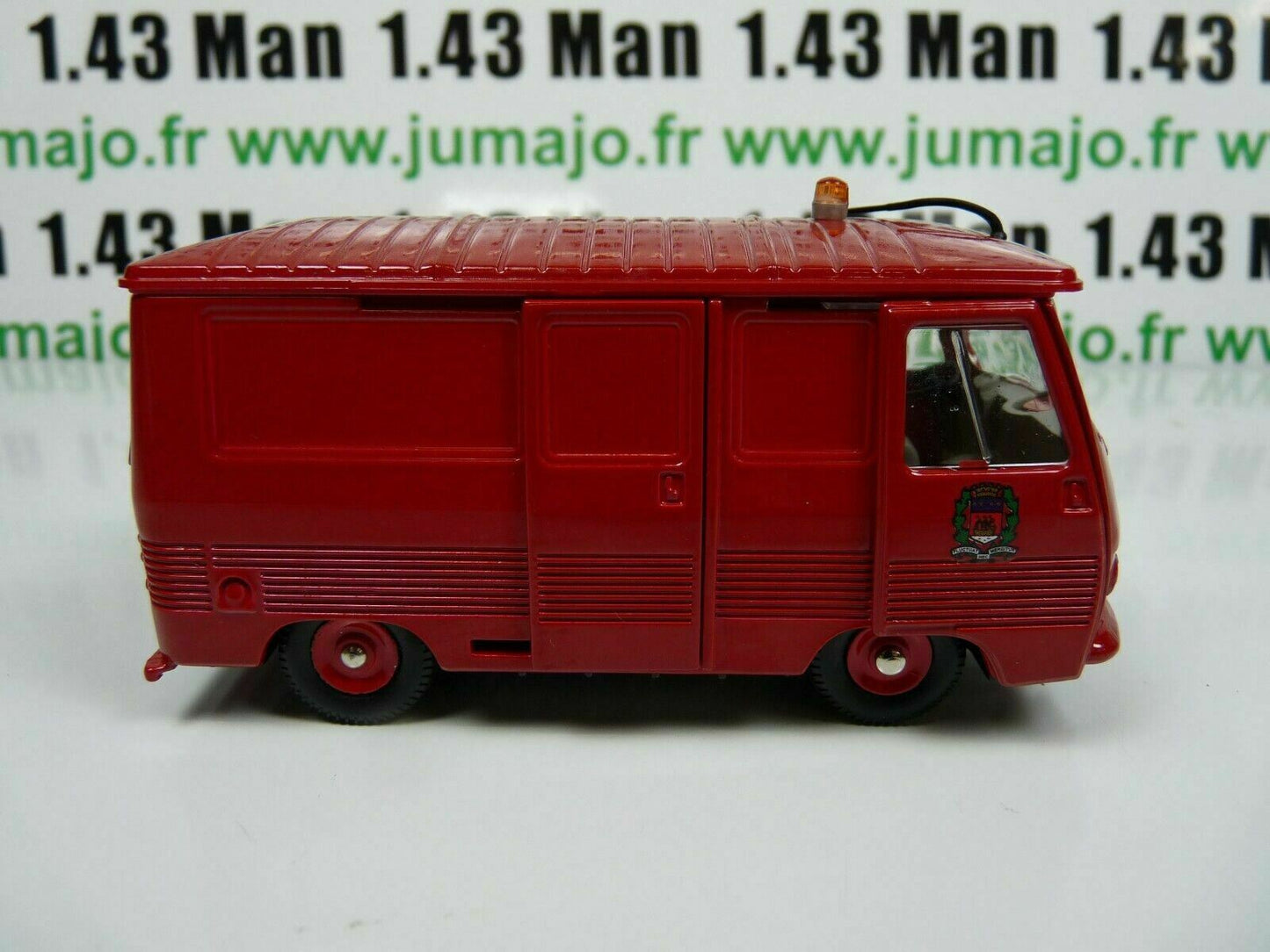 DT52  Voiture réédition DINKY TOYS atlas : 570P Fourgon Peugeot J7 Pompiers