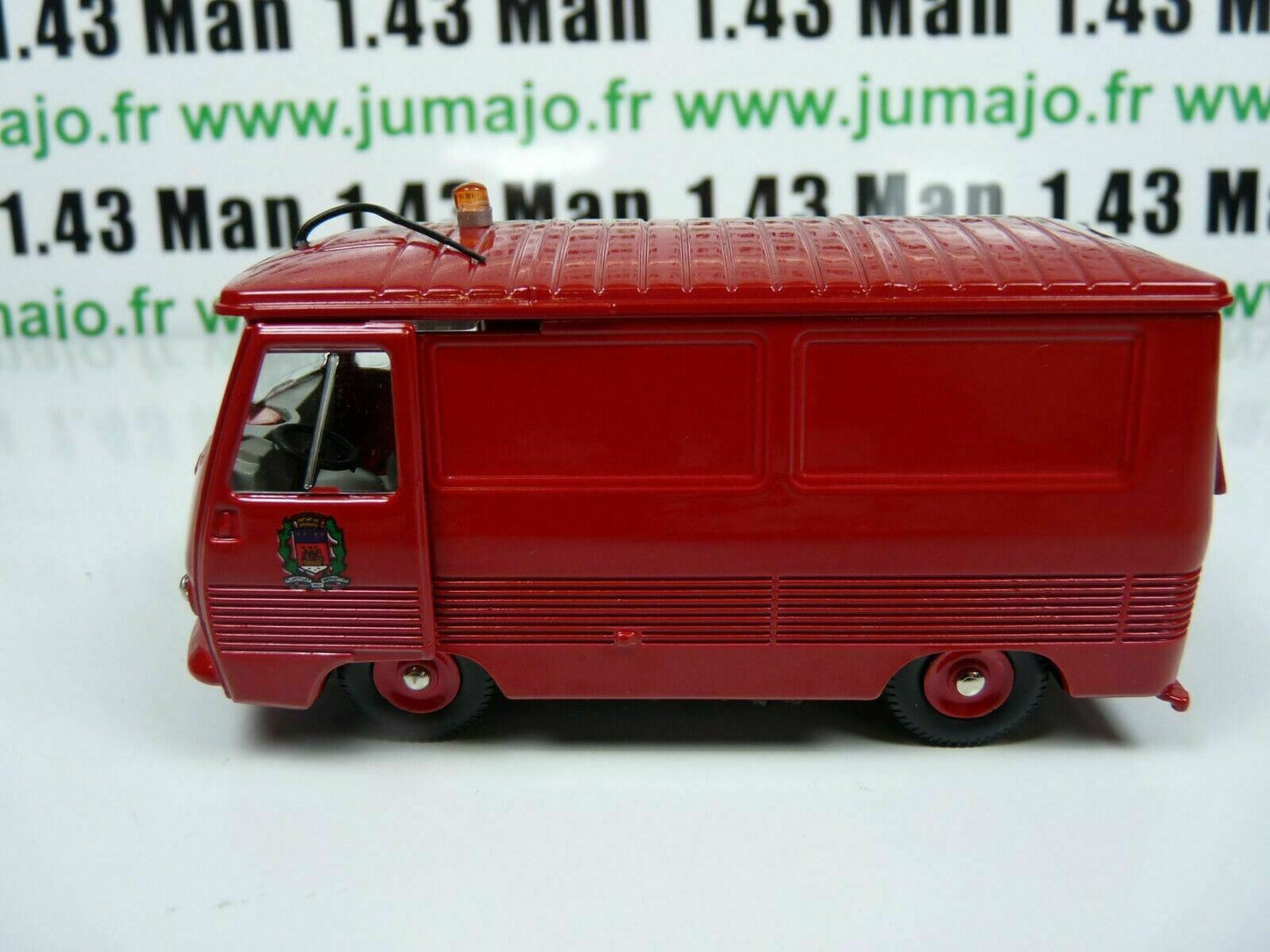 DT52  Voiture réédition DINKY TOYS atlas : 570P Fourgon Peugeot J7 Pompiers