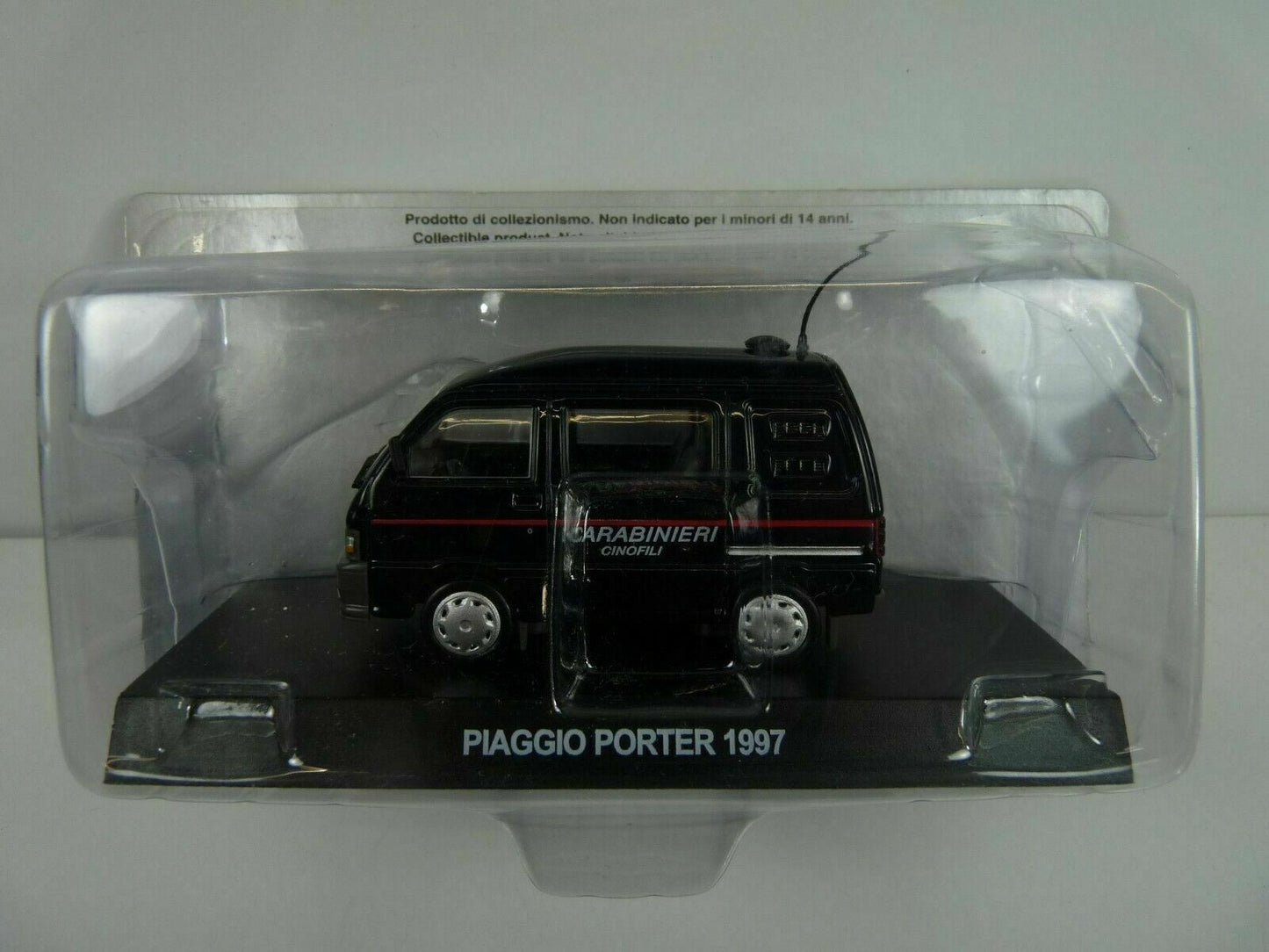 CR11 voiture 1/43 CARABINIERI : PIAGGIO PORTER 1997